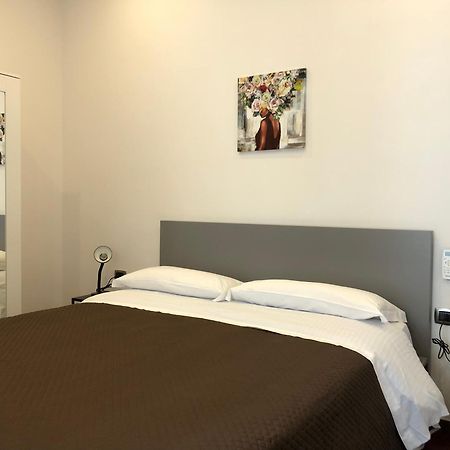 Bruno House Bed & Breakfast Napoli Bagian luar foto