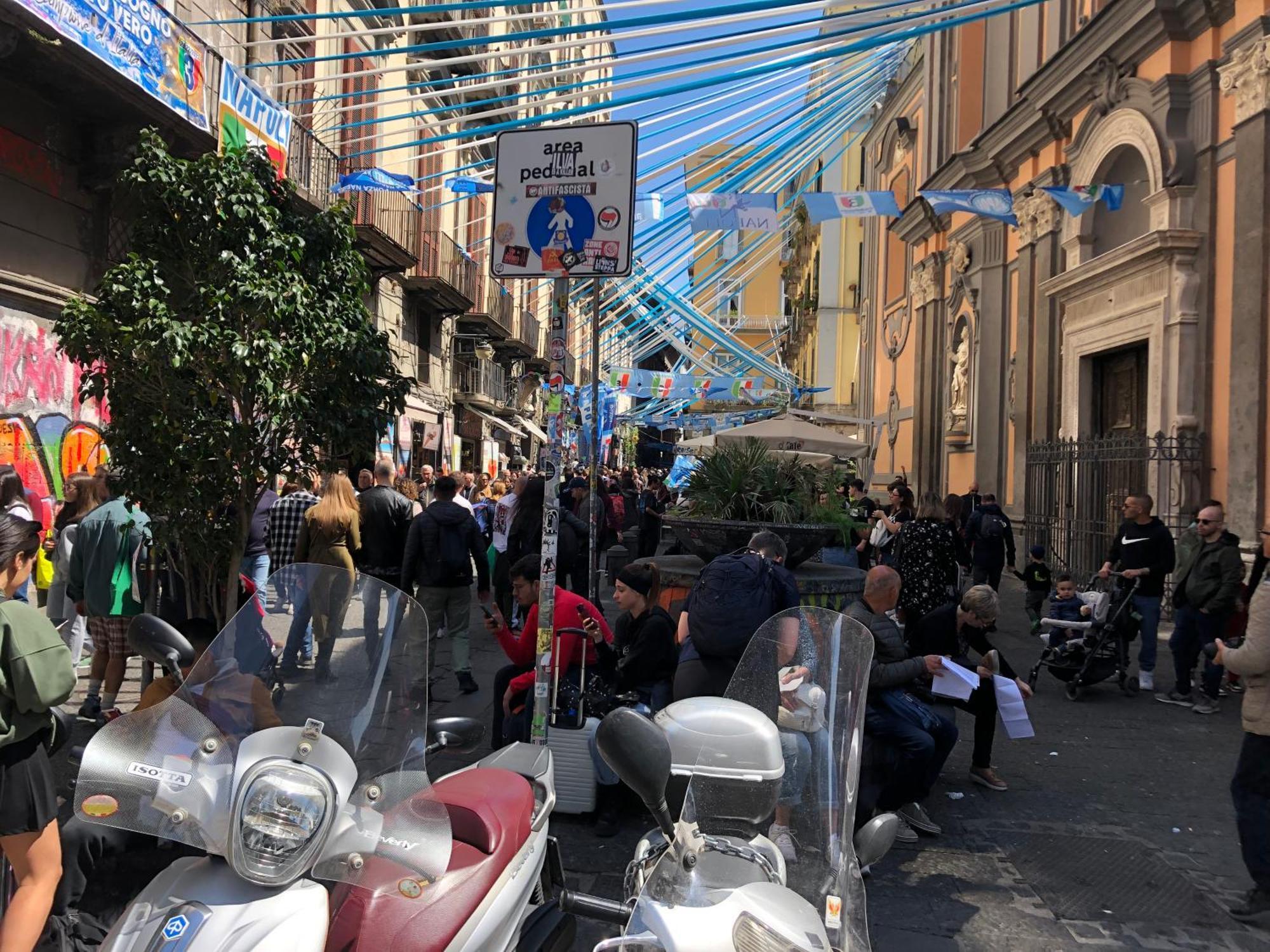 Bruno House Bed & Breakfast Napoli Bagian luar foto