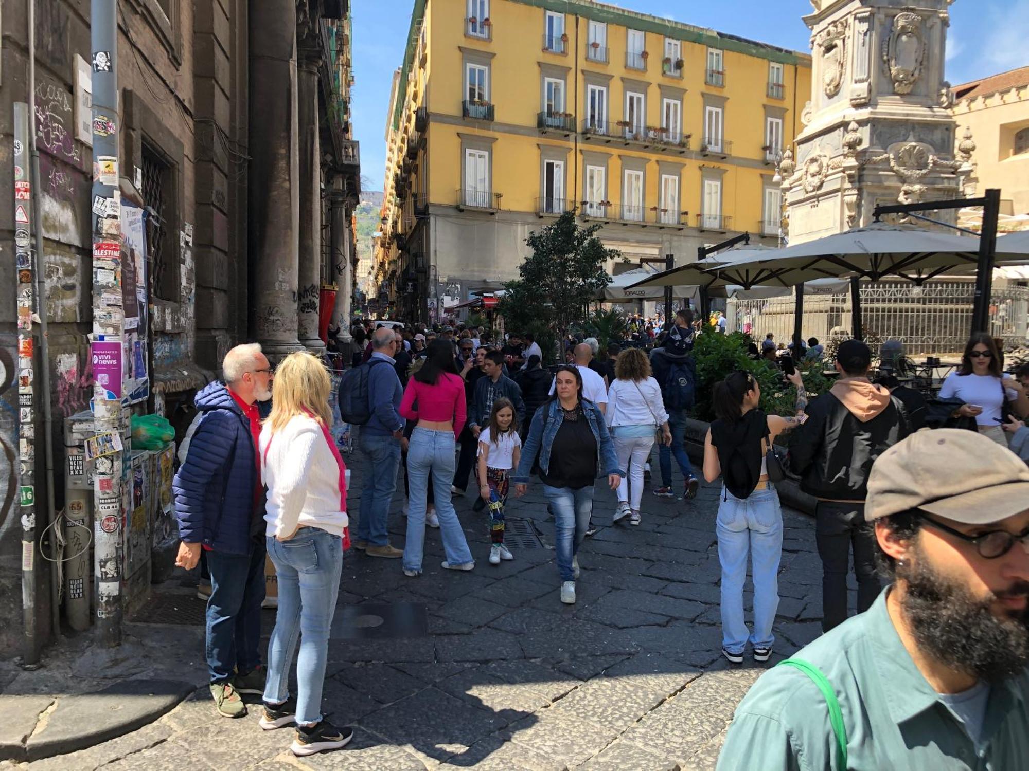 Bruno House Bed & Breakfast Napoli Bagian luar foto