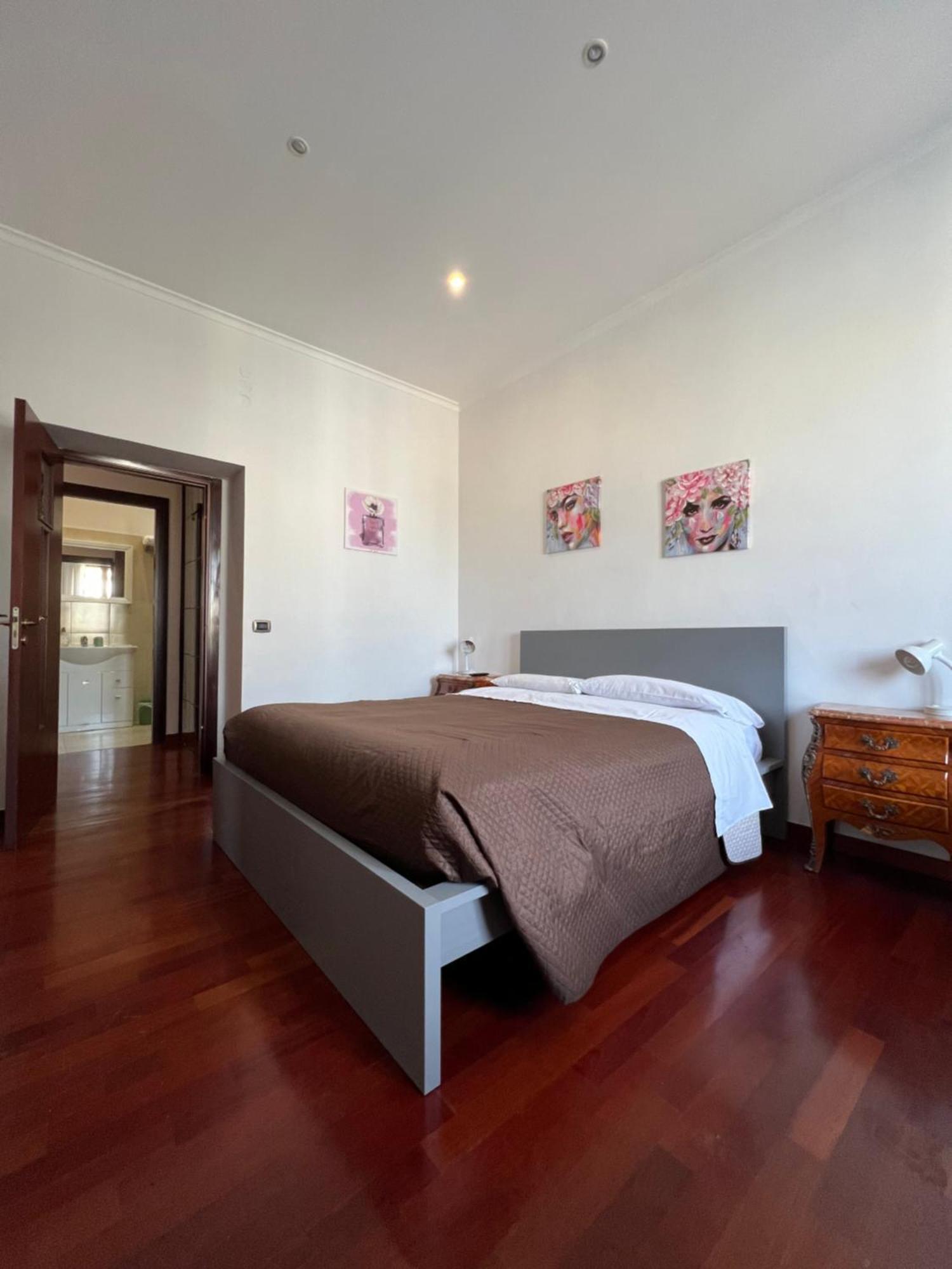 Bruno House Bed & Breakfast Napoli Bagian luar foto