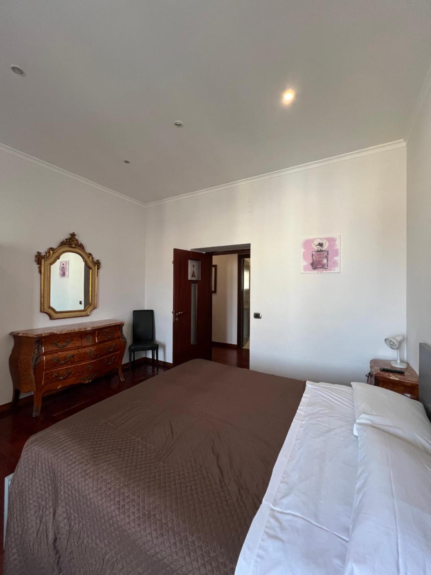 Bruno House Bed & Breakfast Napoli Bagian luar foto